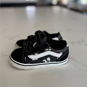 Vans toddler 9 Black & White Mickey Print Old Skool Velcro Sneakers
